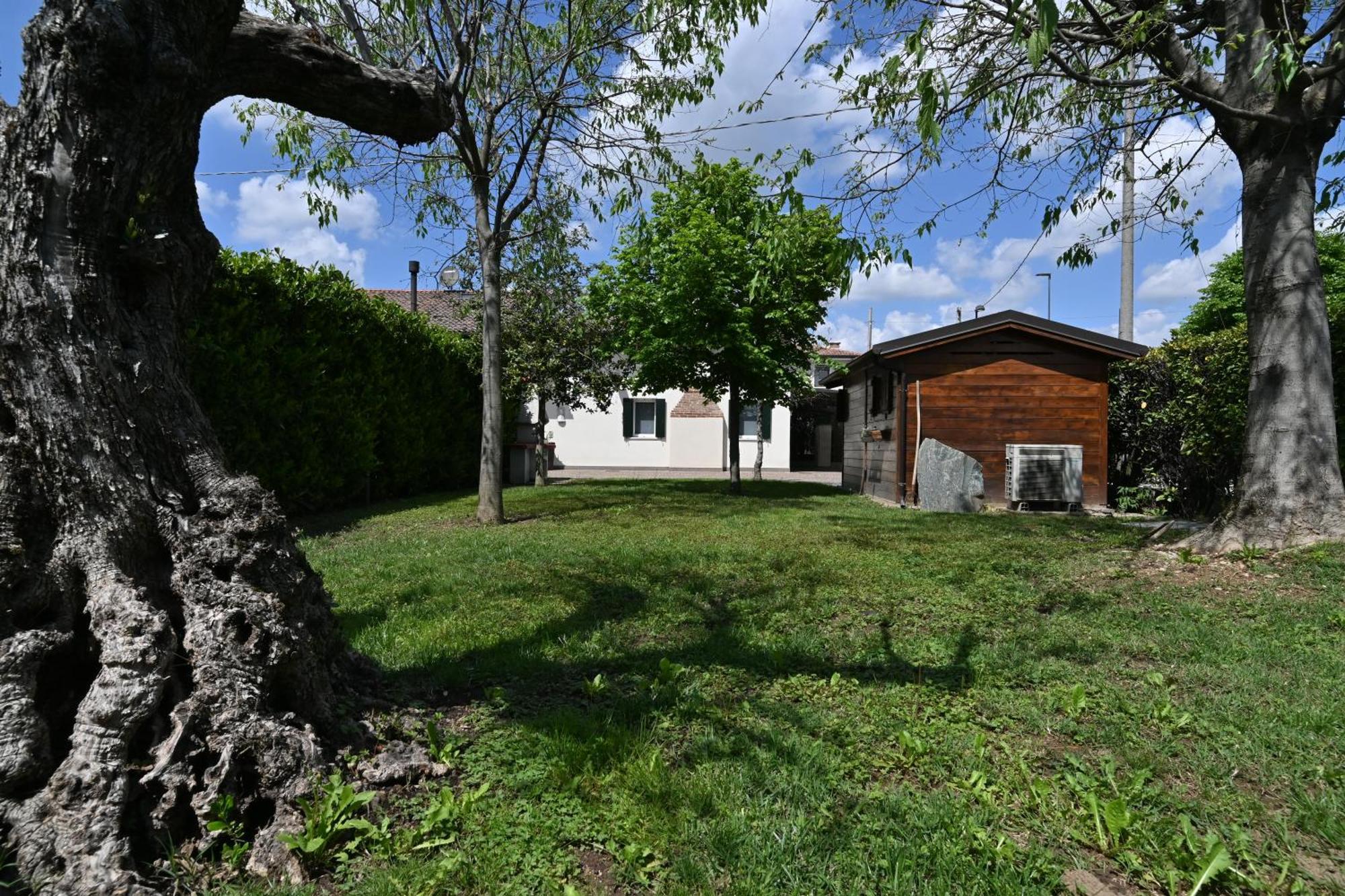 Ca Centosa Artistic House Villa Storica Ristrutturata Con Patio E Giardino Cittadella Eksteriør bilde